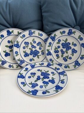 April Cornell Vintage Blueberry Plates - Set of 4